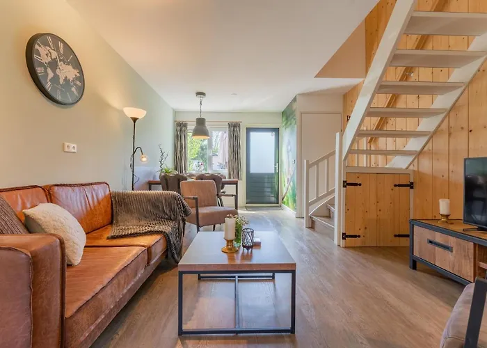 Koolmees Semesterbostad Hulshorst