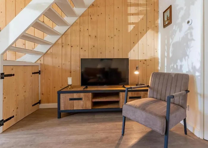 Koolmees Semesterbostad